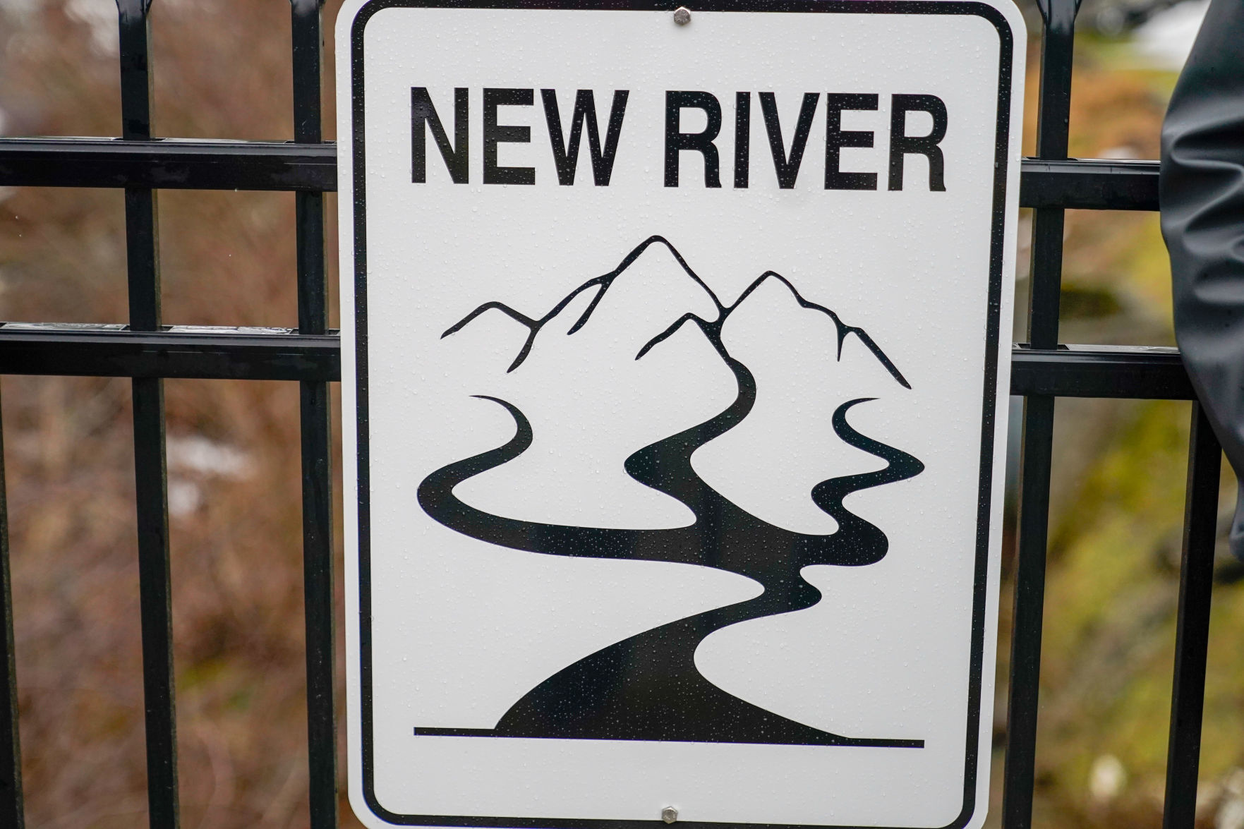 New River sign closeup